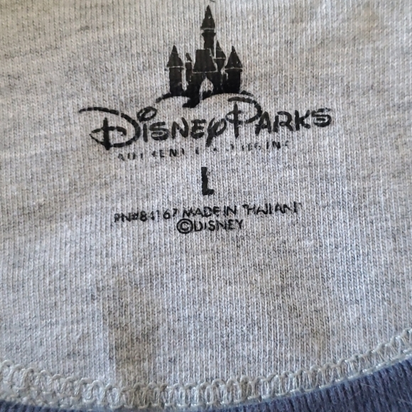 T shirt  short sleeve  size  larger - Picture 3 of 3